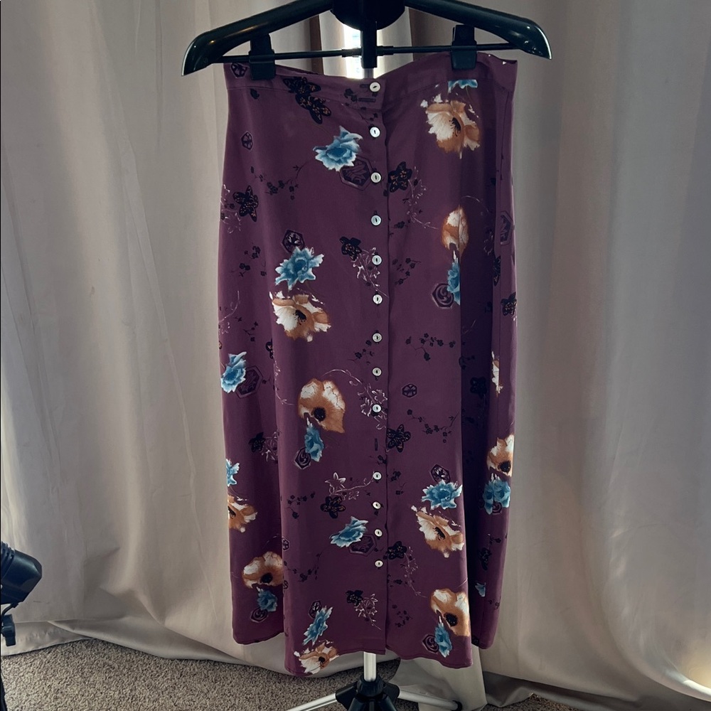 A-Line Floral Button-Front Skirt in Plum